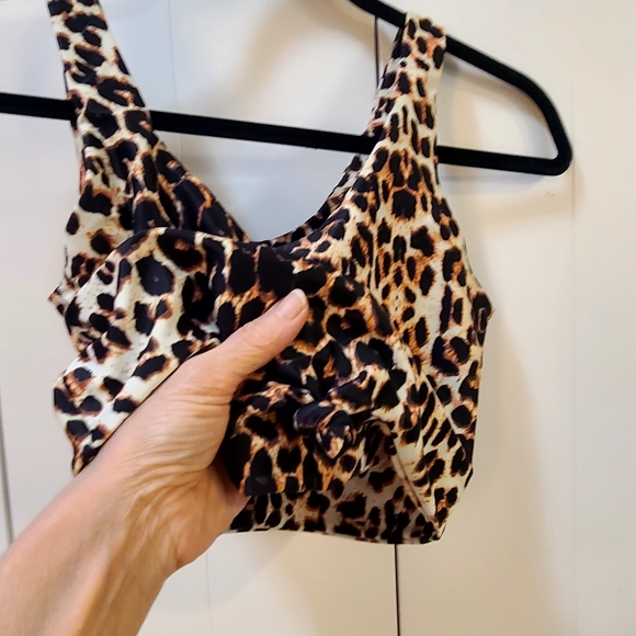 Women's Crop Tops - Picture 4 of 9